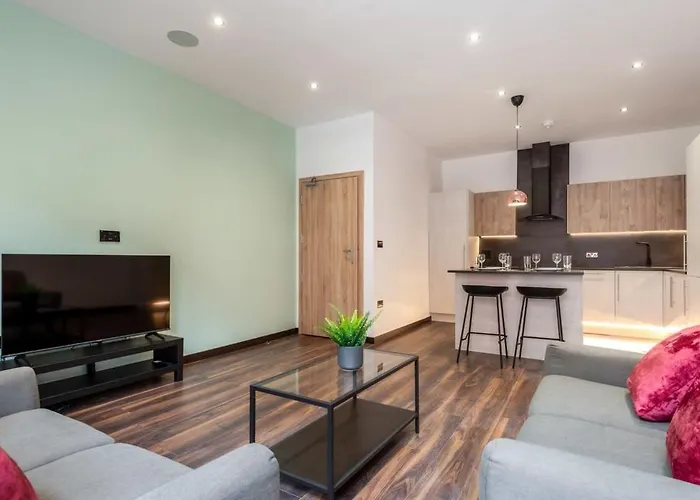 Characterful 2 Bed Apartment With Parking In Hull