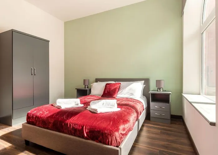 Characterful 2 Bed Apartment With Parking In Hull