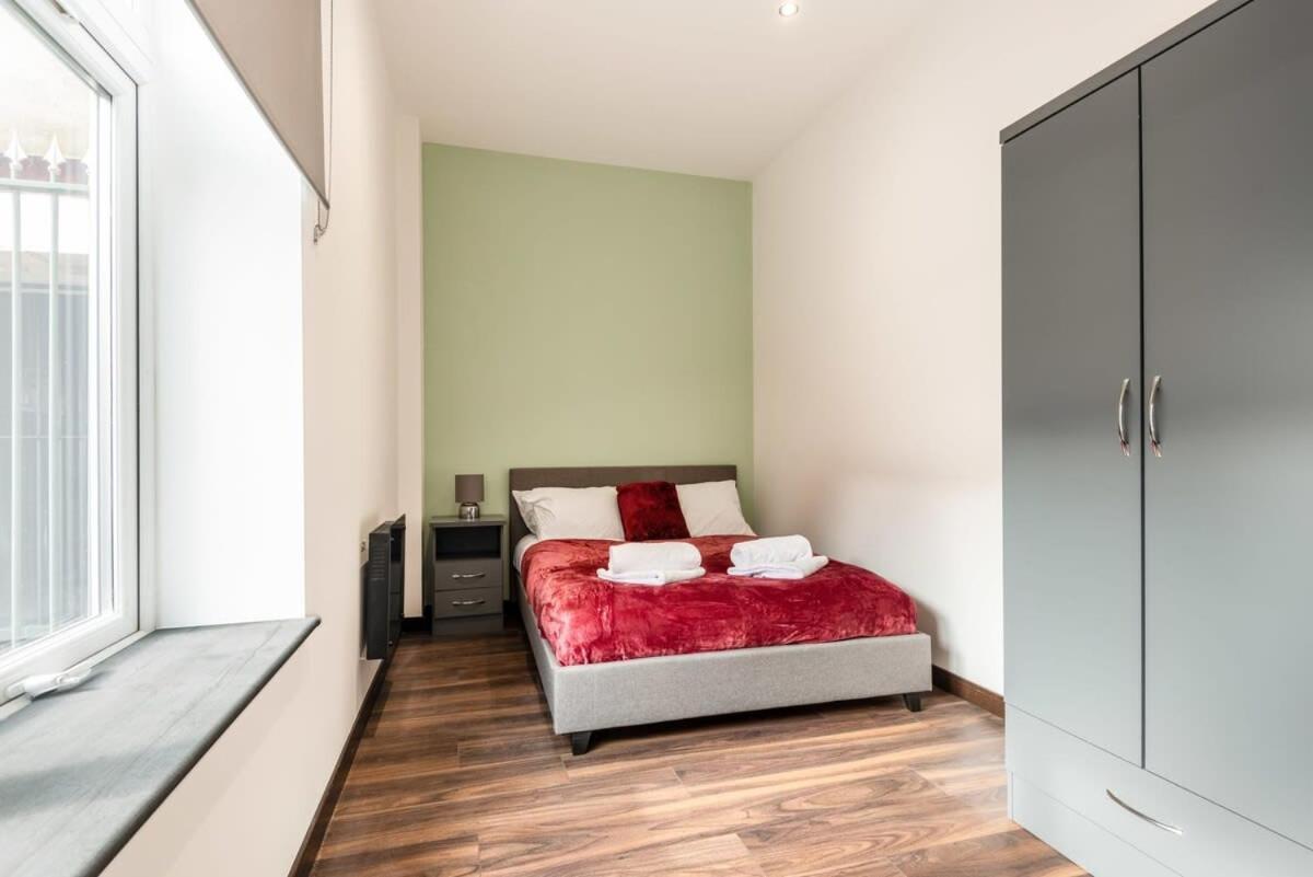 Characterful 2 Bed With Parking In Hull Apartment