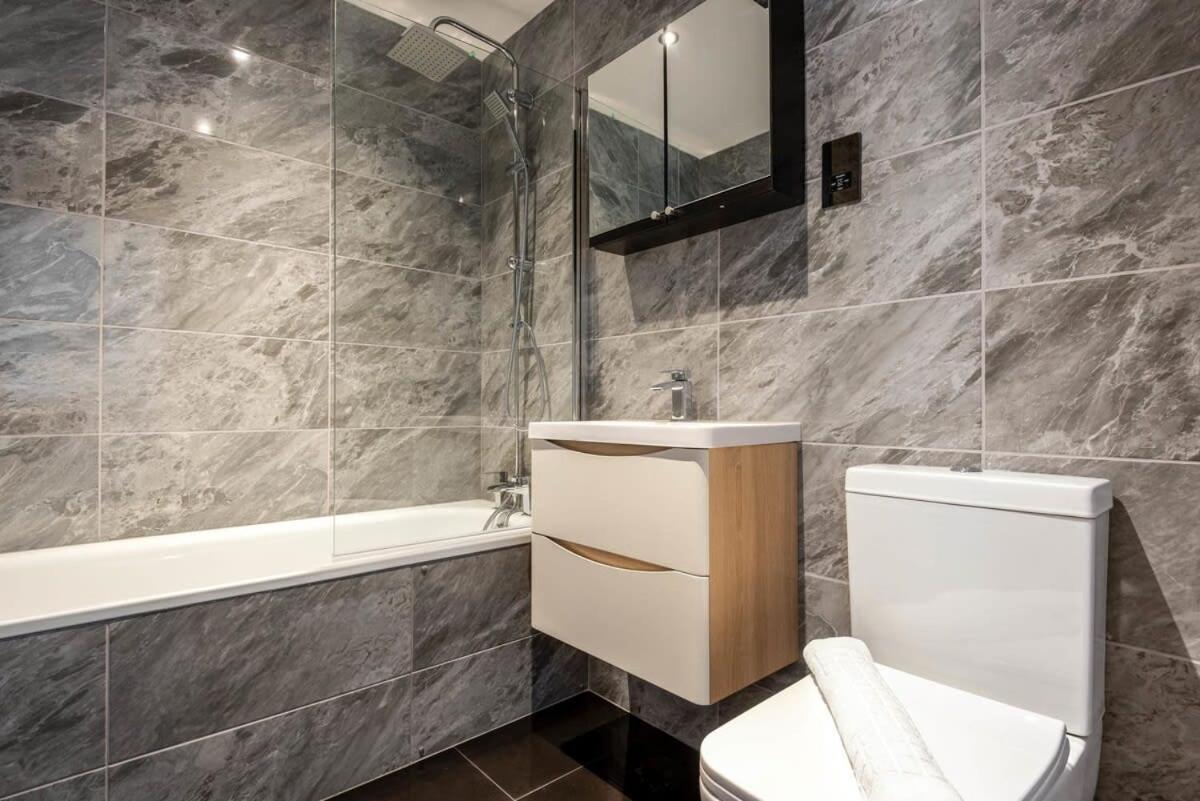 Characterful 2 Bed With Parking In Hull Apartment Kingston upon Hull